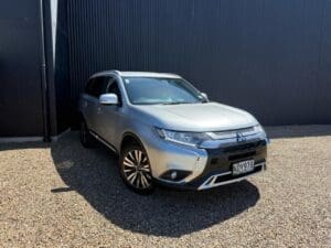 2020 Mitsubishi Outlander XLS